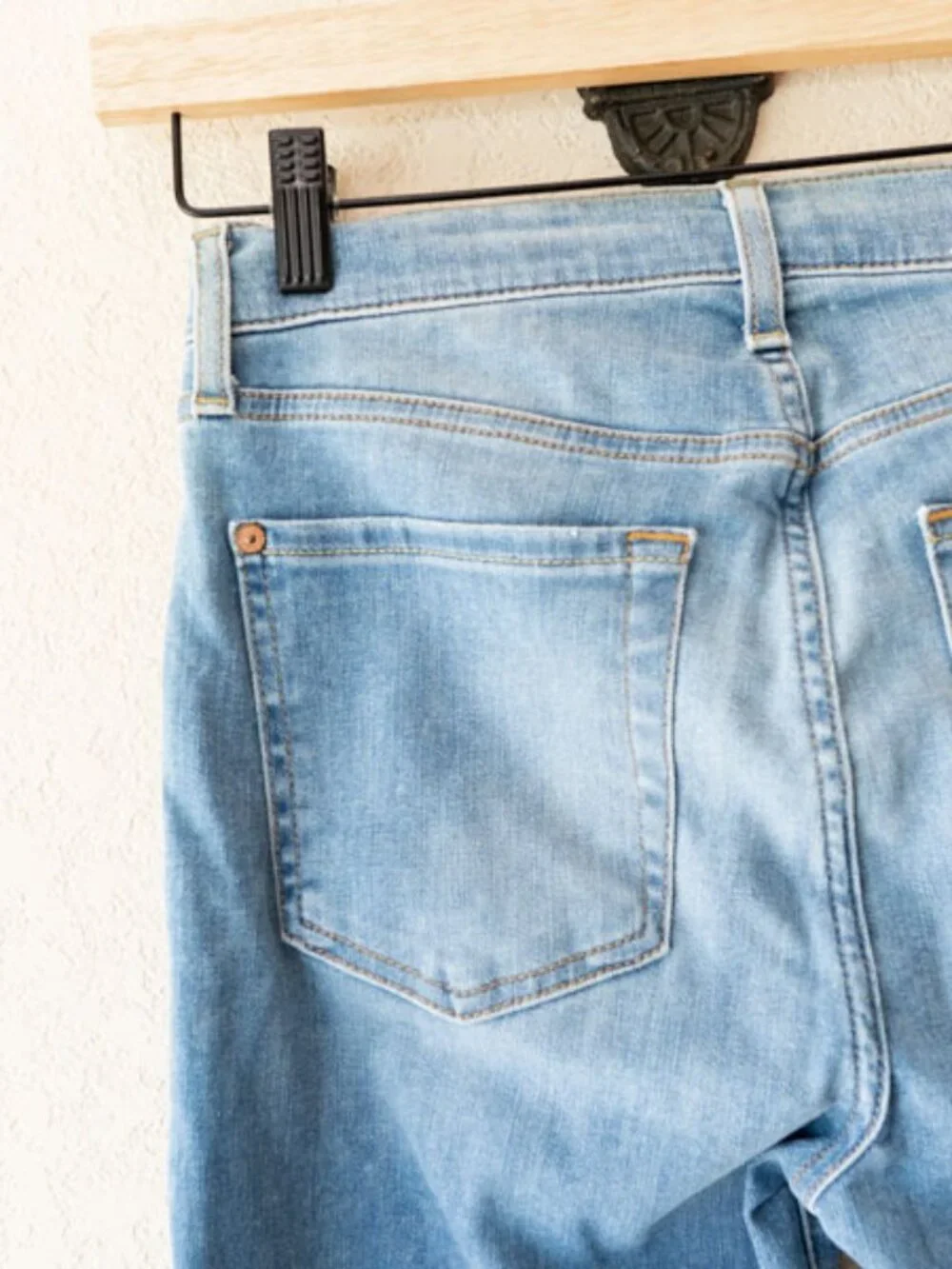 7 For All Mankind High Waist Skinny Jeans Distressed Light Wash Size 27 - Picture 9 of 12